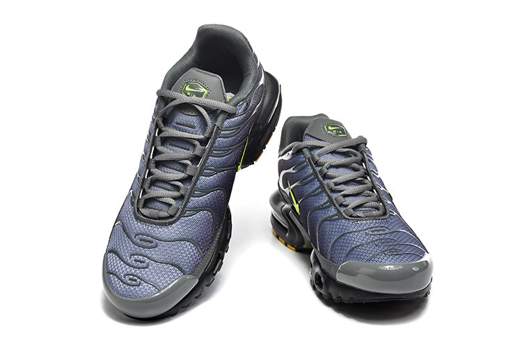NIKE AIR MAX PLUS TN SMOKE GREY/VOLT