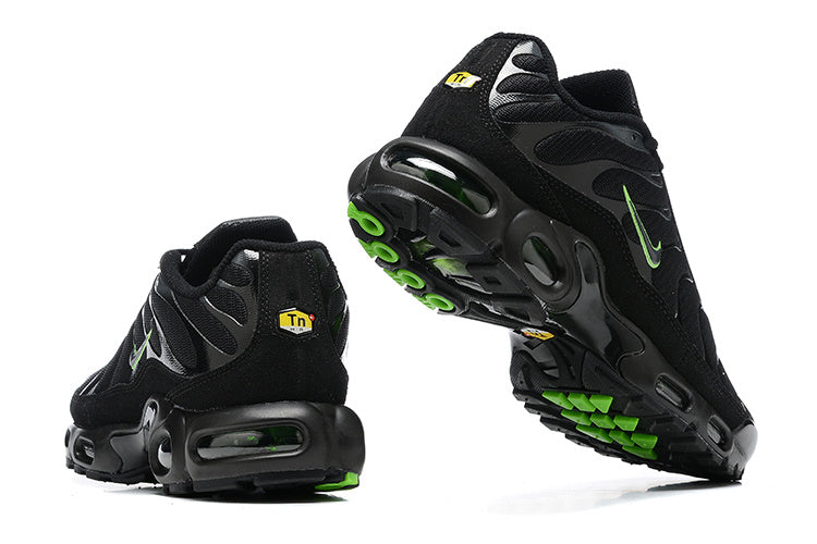 NIKE AIR MAX PLUS TN BLACK GREEN STRIKE